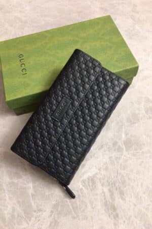[구찌] GG 마이크로 엠보스 플랩 장지갑