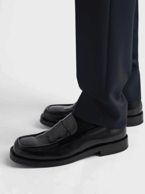 [프라다] 26 F/W 브러시드 레더 로퍼