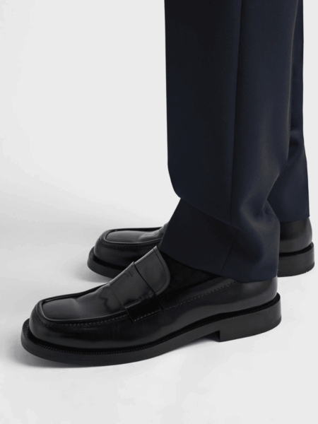 [프라다] 26 F/W 브러시드 레더 로퍼