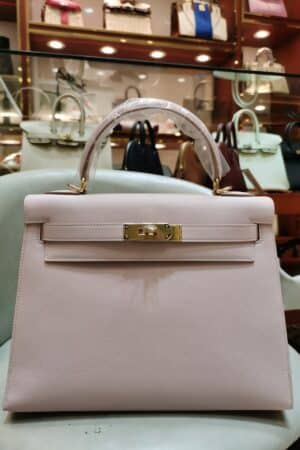 [에르메스] 켈리 28cm Swift/ Rose Dragee - Gold