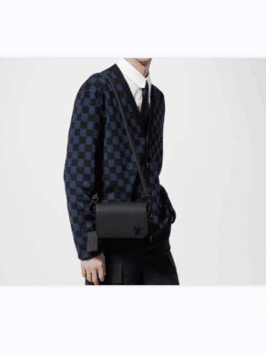 [루이비통] 패스트라인 웨어러블 월릿 M82085