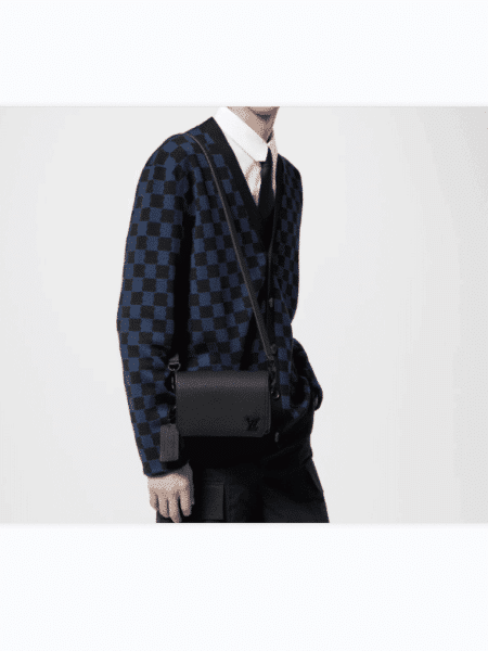 [루이비통] 패스트라인 웨어러블 월릿 M82085