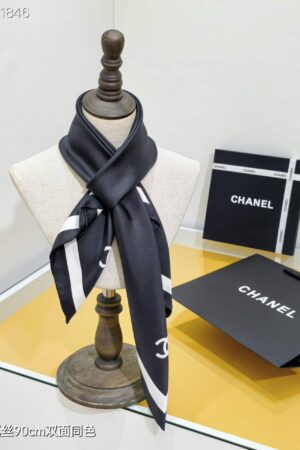 [샤넬] 25B 시즌 신상 양면 트윌 실크 스카프 (18맘보)