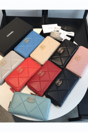 [샤넬] 나인틴 19지퍼 장지갑 AP1063