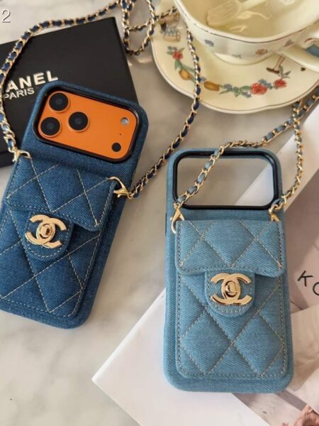 [샤넬] 25S 시즌 신상 더블 C 로고 데님 카드포켓 체인 케이스 (2 COLOR)