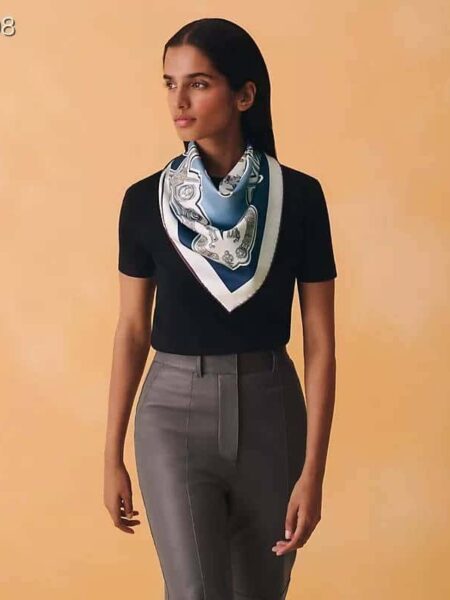 [에르메스] 에프롱(Eperons, 마스퍼스) 양면 트윌 실크 스카프 (2 COLOR)