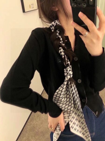 [샤넬] 26S 시즌 신상 더블레이어 실크 롱 스트랩 (대형 트윌리)