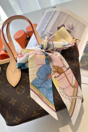 [에르메스] 최신상 Precious Paradise 더블페이스 실크 트윌리 (6 COLOR)