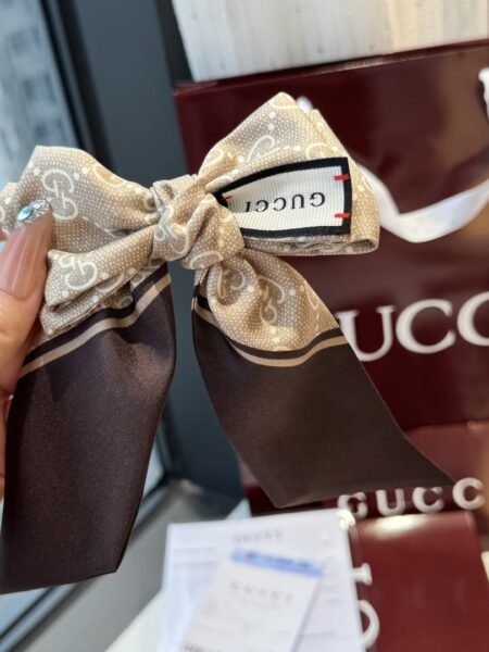 [구찌] 클래식 GG 모노그램 더블페이스 실크 롱 트윌리