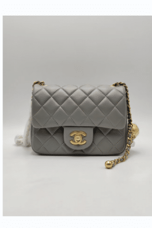 [샤넬] 클래식 플랩백 그레이 램스킨 골드볼 AS1786