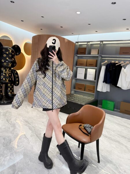 [버버리] 남성 양면 빈티지 체크 후드 자켓