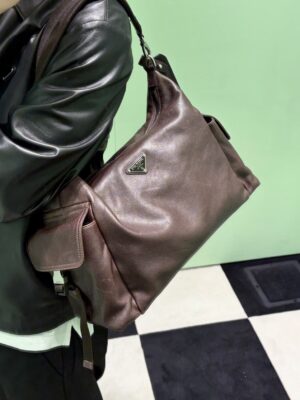 [프라다] 익스플로러 카프스킨 호보백 (2VH204) (2 COLOR)