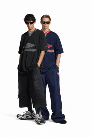 [발렌시아가] 3B 풋볼 브이넥 오버사이즈 티셔츠