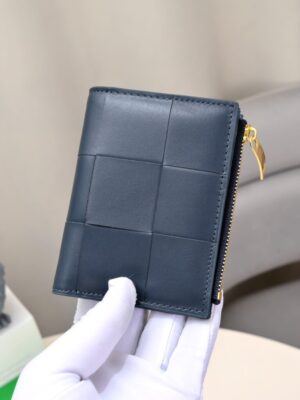 [보테가베네타] 스몰 카세트 폴더형 지퍼 지갑 706010