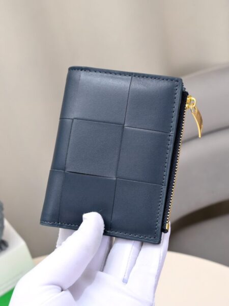 [보테가베네타] 스몰 카세트 폴더형 지퍼 지갑 706010