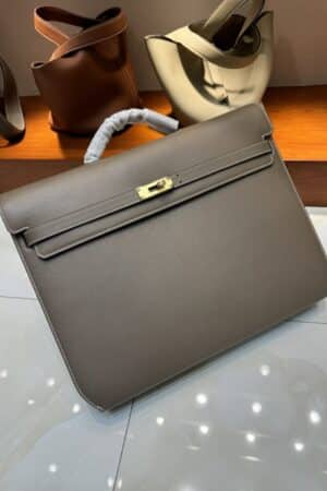 [에르메스] 켈리 Depeches 36cm Briefcase Epsom/ Etoupe - Gold