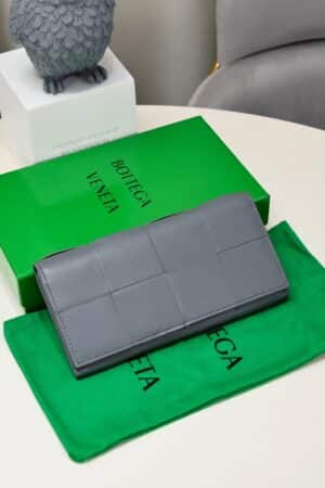 [보테가베네타] 롱 카세트 장지갑 749463(일반 소가죽)