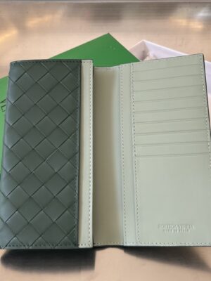 [보테가베네타] 인트레치아토 장지갑 749436 (상급)