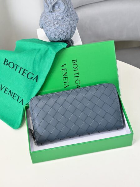[보테가베네타] 인트레치아토 지퍼-어라운드 장지갑  814838
