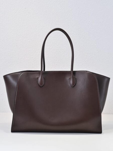 [더 로우] 말로(Marlo) 17 가죽 백 브라운-카프스킨 광택 새들 가죽 W1904L72BLAN