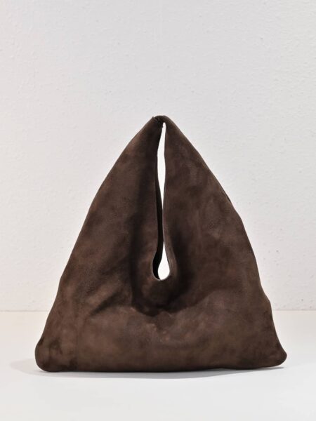 [더 로우] 스몰 빈들 스웨이드 백 타바코/루비노 W1682L630TBRU