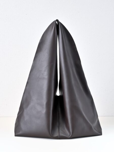 [더 로우] 빈들 미디엄 가죽 토트백 브라운