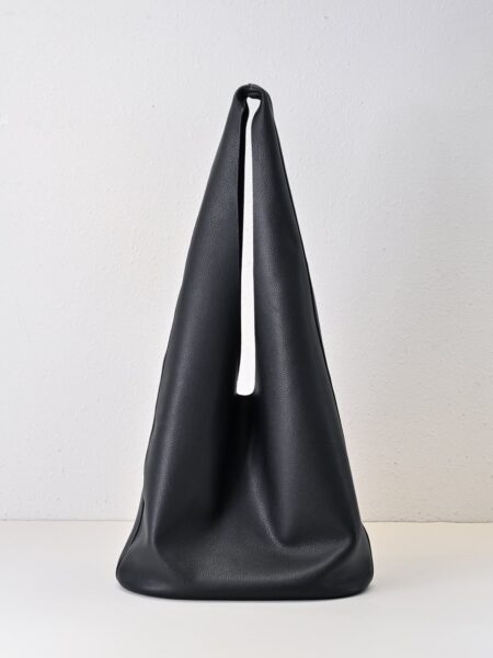 [더 로우]  빈들 쓰리백 레더 블랙 W1263L55BLSG