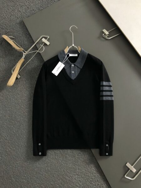 [톰브라운] 4-바 플라켓 폴로 니트 스웨터