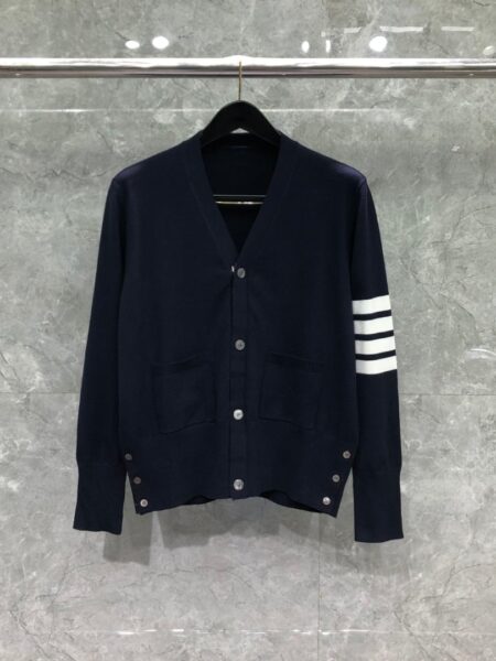 [톰브라운] 루나 뉴이어 울 4-바 인타르시아 가디건(남성용)