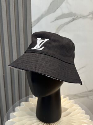 [루이비통] 자수 로고 버킷햇 (3 Colors)