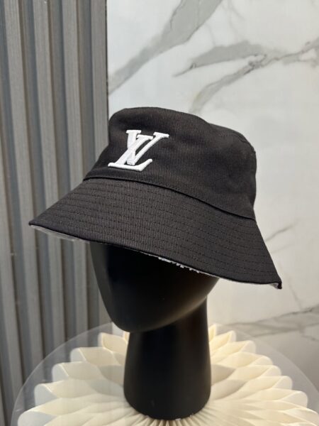 [루이비통] 자수 로고 버킷햇 (3 Colors)