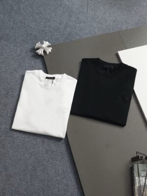 [프라다] 트라이앵글 로고 코튼 반팔 티셔츠(2 COLORS)