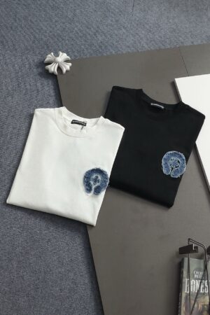 [크롬하츠] 호스슈 블루 데님 패치 아플리케 티셔츠 (2 COLORS)