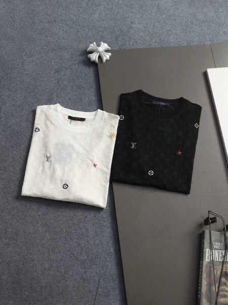 [루이비통] 모노그램 자카드 반팔 티셔츠(2 COLORS)