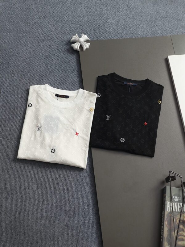 [루이비통] 모노그램 자카드 반팔 티셔츠(2 COLORS)