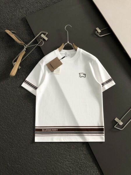 [버버리] 체크 스트라이프 디테일 티셔츠 (2 COLORS)