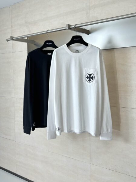 [크롬하츠] 서클 스크립트 플러스 크로스 긴팔 티셔츠 (2 COLORS)