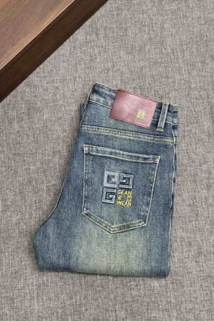 [지방시] 4G 자수 장식 청바지