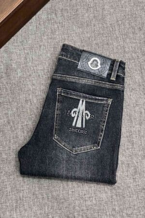 [몽클레어] 로고 자수 장식 청바지