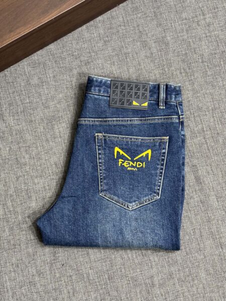 [펜디]백 버그 몬스터 아이즈 자수 장식