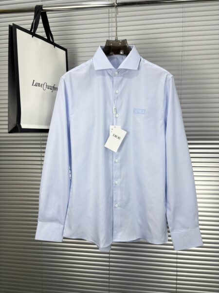 [디올] 라이트 블루 코튼 포플린 직사각형 자수 로고 셔츠