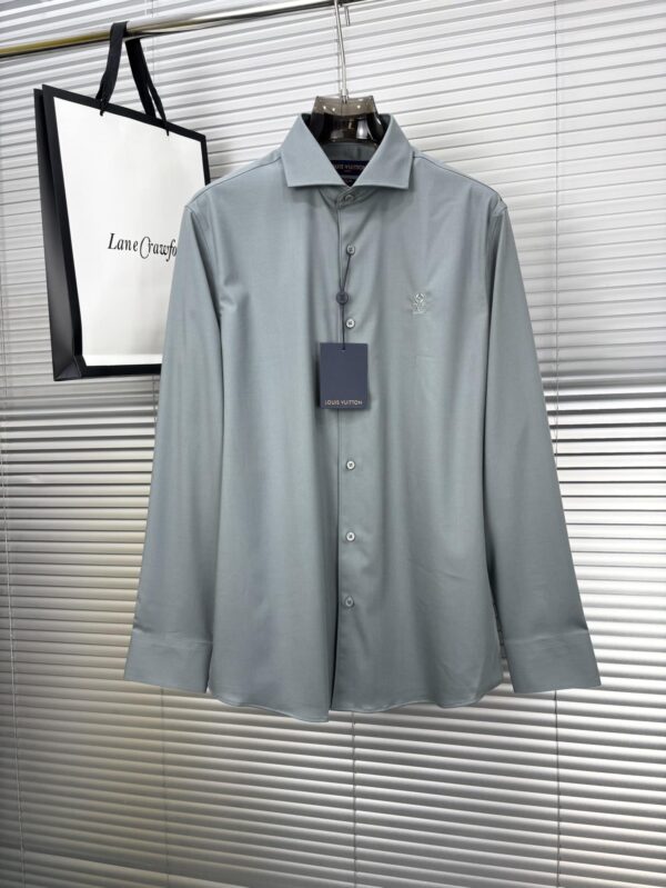 [루이비통] 로고 자수 클래식 긴팔 셔츠 (3 COLORS)