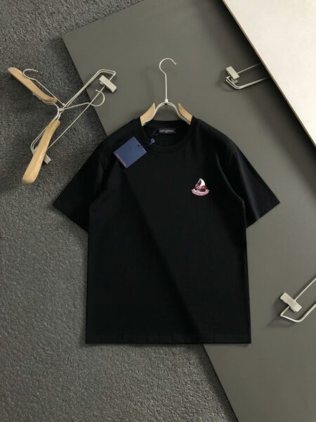 [루이비통] 보트 자수 디테일 코튼 반팔 티셔츠