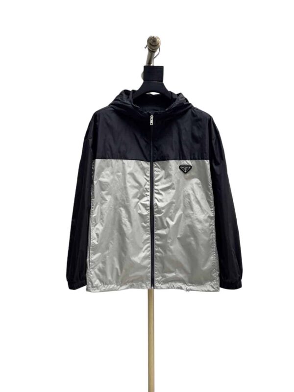 [프라다] 트라이앵글 로고 레-나일론 재킷