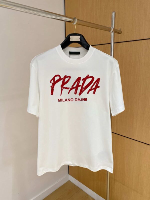 [프라다] 브러쉬 로고 반팔 티셔츠 ( 2 COLORS)