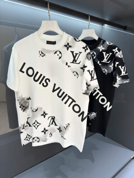 [루이비통] 대각선 모노그램 & 로고 티셔츠 (2 COLORS)