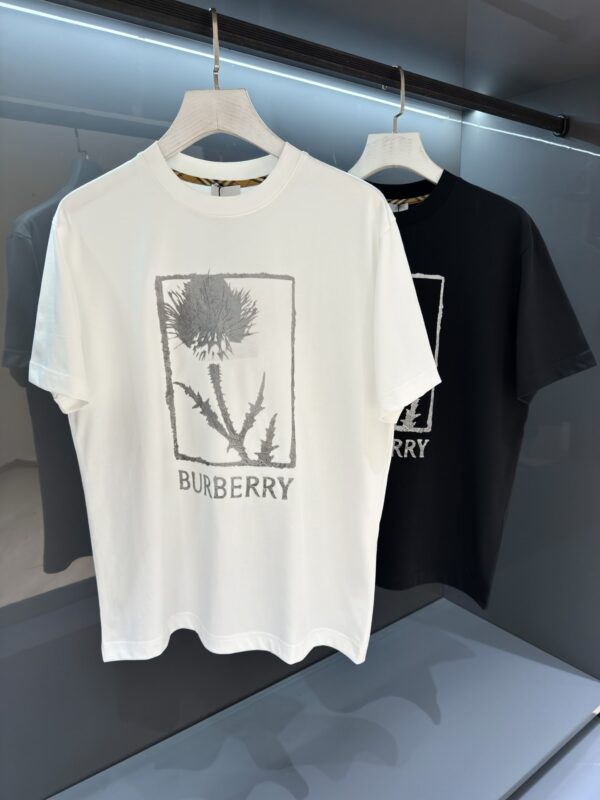 [버버리] 시슬 코튼 티셔츠 (2 COLORS)