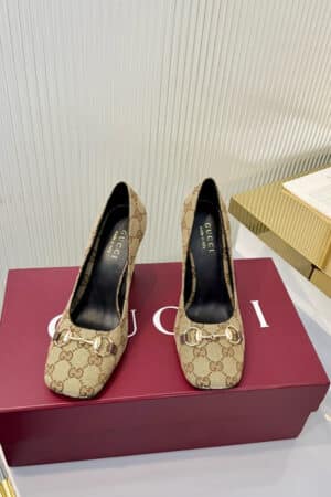 [구찌] 시뇨라(Signora) 미드힐 펌프스