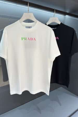 [프라다] 그라데이션 로고 프린트 코튼 반팔 티셔츠 (2 COLORS)