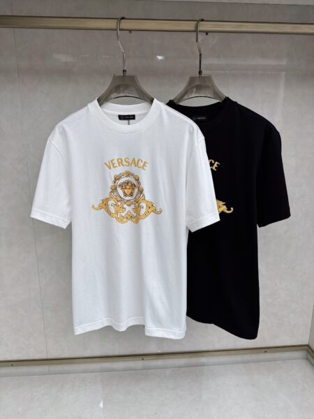 [베르사체] 홀 오브 스태추 메두사 로고 반팔 티셔츠(2 COLORS)